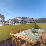 스팟 패밀리 아파트먼트 아파트